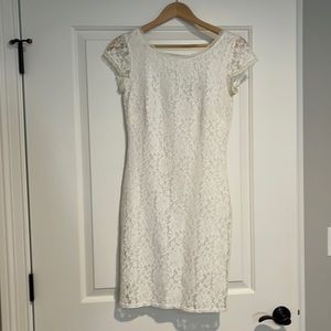 Laundry by Shelli Segal lace sheath dress.  Beautiful detailed w exposed zipper